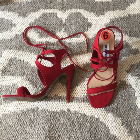 STEVE MADDEN red heel in perfect condition- size 6 - Picture 2 of 7